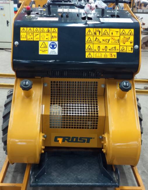 Мини-погрузчик GROST ML350 Мини-погрузчик GROST ML350