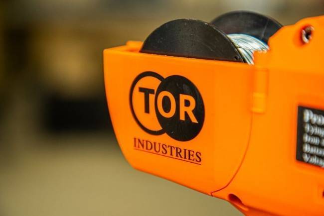 Пистолет для вязки арматуры TOR SG-25 6-25 мм 9 Ач Пистолет для вязки арматуры TOR SG-25 6-25 мм 9 Ач