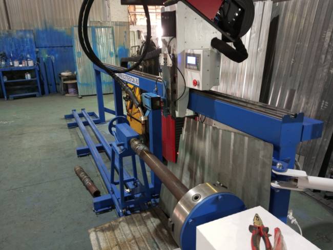 наплавочный станок с ЧПУ УНП-1530 наплавочный станок с ЧПУ УНП-1530