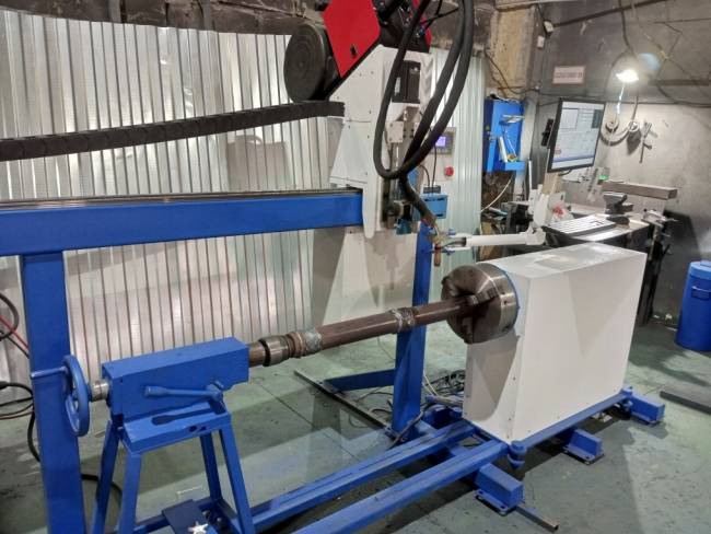 наплавочный станок с ЧПУ УНП-1530 наплавочный станок с ЧПУ УНП-1530