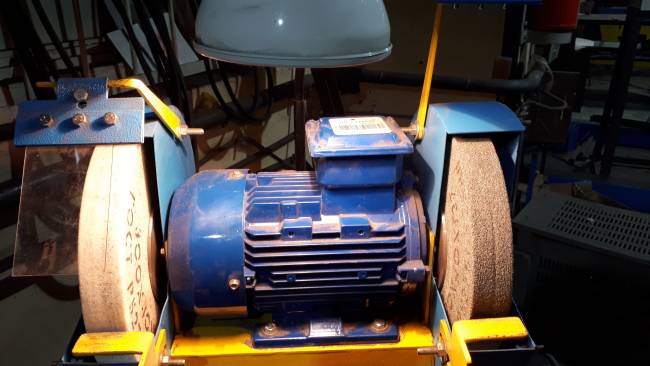 Станок для заточки и правки инструмента Точило 4 со стойкой 3кВт