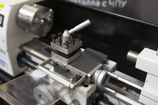 Настольный токарный станок по металлу Stalex D210x400C