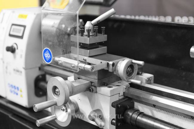 Настольный токарный станок по металлу Stalex D210x400C