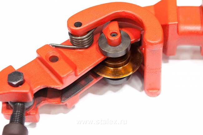 Труборез ручной роторный STALEX MRPC-14 (ф250-350мм) Труборез ручной роторный STALEX MRPC-14 (ф250-350мм)