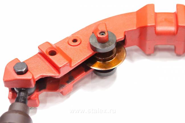 Труборез ручной роторный STALEX MRPC-14 (ф250-350мм) Труборез ручной роторный STALEX MRPC-14 (ф250-350мм)