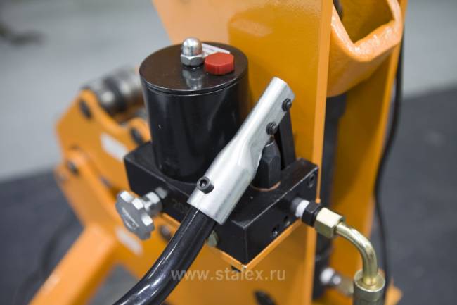 Труборез электрический STALEX HPPC-12 (ф73-323)  Труборез электрический STALEX HPPC-12 (ф73-323)