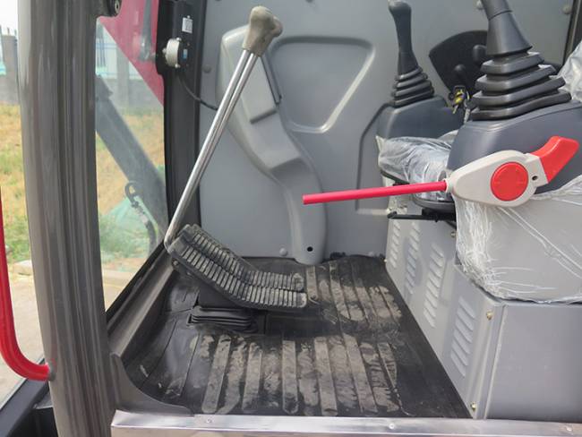 Мини-экскаватор GROST MN40 Мини-экскаватор GROST MN40